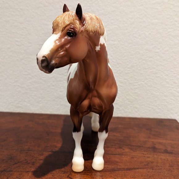 Breyer Honeybear 2022 Collector Club model - Picture 3 of 7
